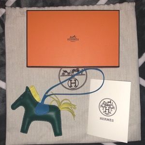 Brand New - Hermès Rodeo Charm MM Malachite/BL ZA